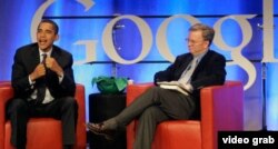 Caballo de Troya: Erich Schmidt (d) CEO de Google, propuso a La Habana Wi-Fi barato y fue ignorado.